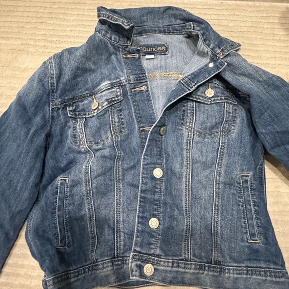 Jean jacket - Picture 1 of 3